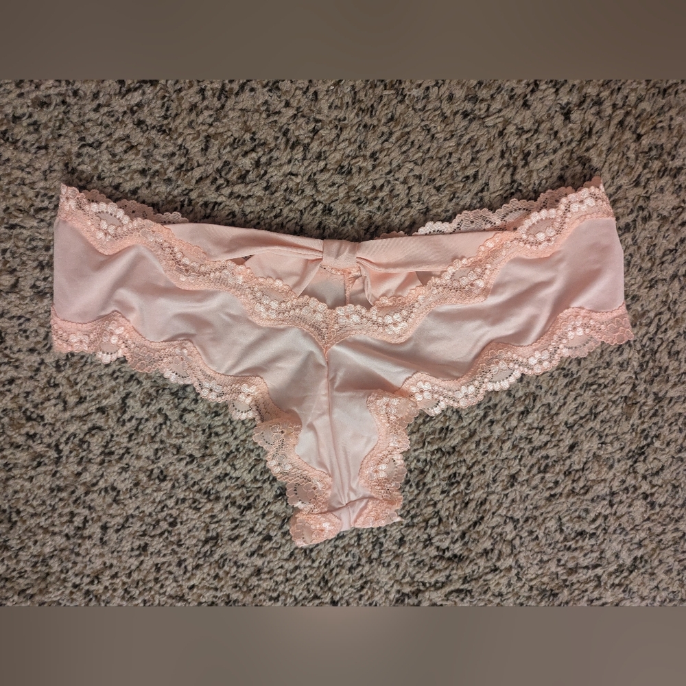 NWT Vintage Victoria's secret bow back cheeky lace trim panty M peach pink